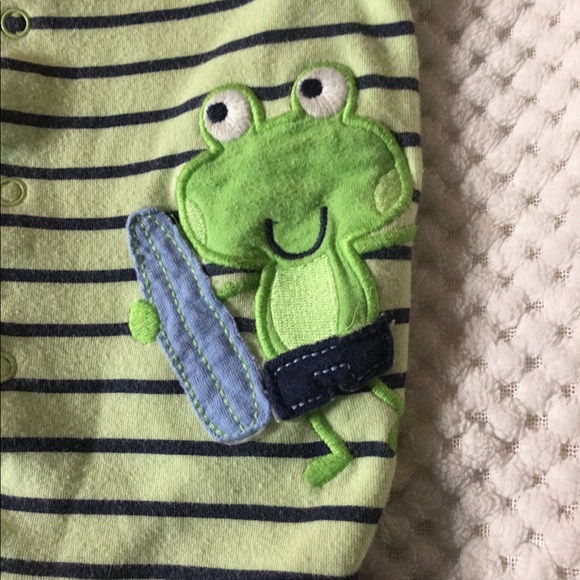 First Impressions green/blue stripe 🐸 onesie - Picture 3 of 4